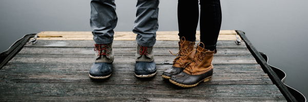 What does it mean when a woman points her feet at you